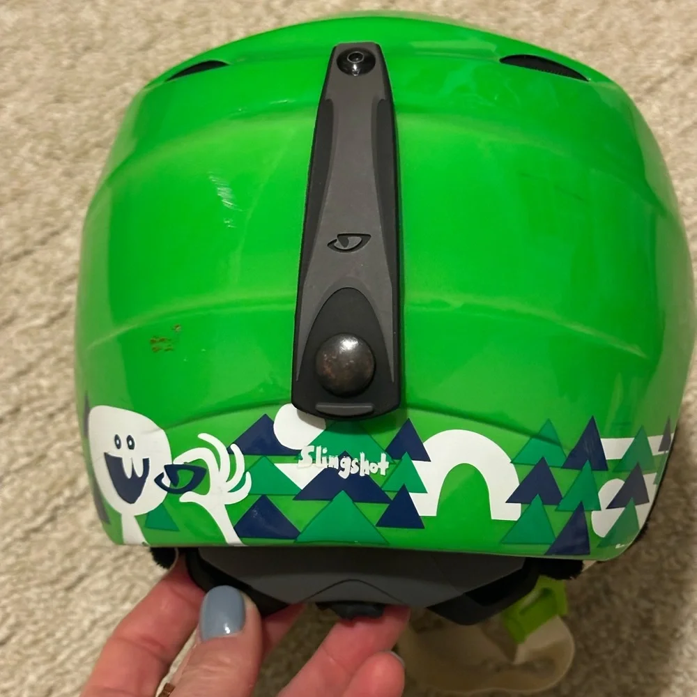 Giro Kids Helmet in Bright Green - Picture 2 of 6